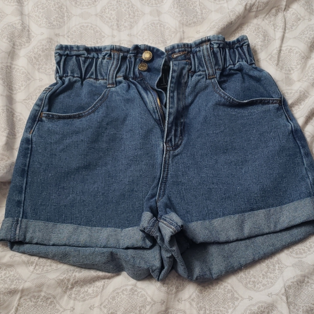 NWOT HIGH WAISTED paper bag SHORTS